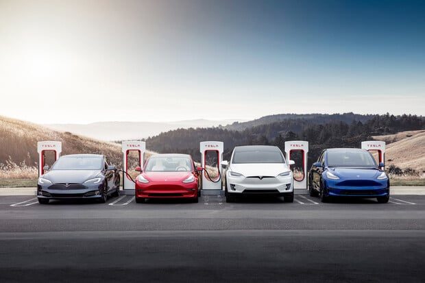 Tesla nabízí přístup ke svým technologiím třetím stranám. Zájemci se ale nehrnou