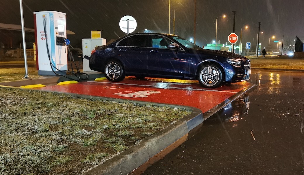 Reálná spotřeba nafty a elektrický dojezd plug-in hybridu Mercedes E 300de 4Matic