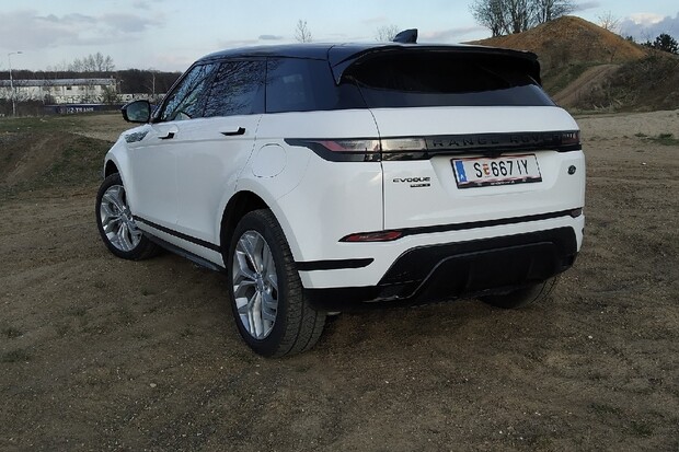 Range Rover Evoque P300e S