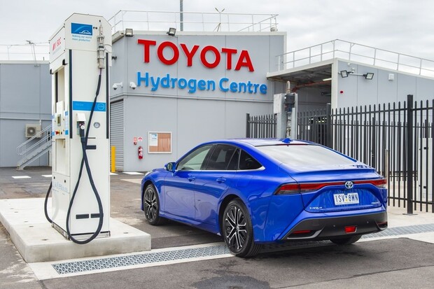 Toyota slibuje revoluci v ekologické výrobě vodíku a využití nejen pro elektromobily