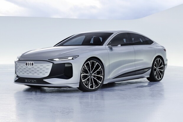 Prototyp Audi A6 e-tron už brousí alpské zatáčky