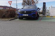 Test Reálná spotřeba benzínu a elektrický dojezd plug-in hybridu Volkswagen Touareg R – Zaostřeno na spotřebu