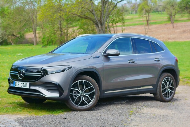 Mercedes-Benz přidal šťávu pro modely EQA a EQB. Nyní ujedou až 476 km