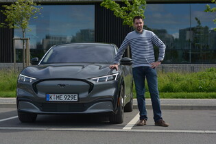 Jak jezdí první čistokrevný elektromobil značky Ford, Mustang Mach-E?