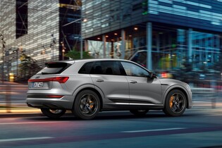 100 000 e-tronů. Sice v dubnu, ale apríl to není