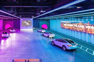 Soukromé metro Loop Las Vegas. Tesly jezdí vlastním tunelem a vozí návštěvníky