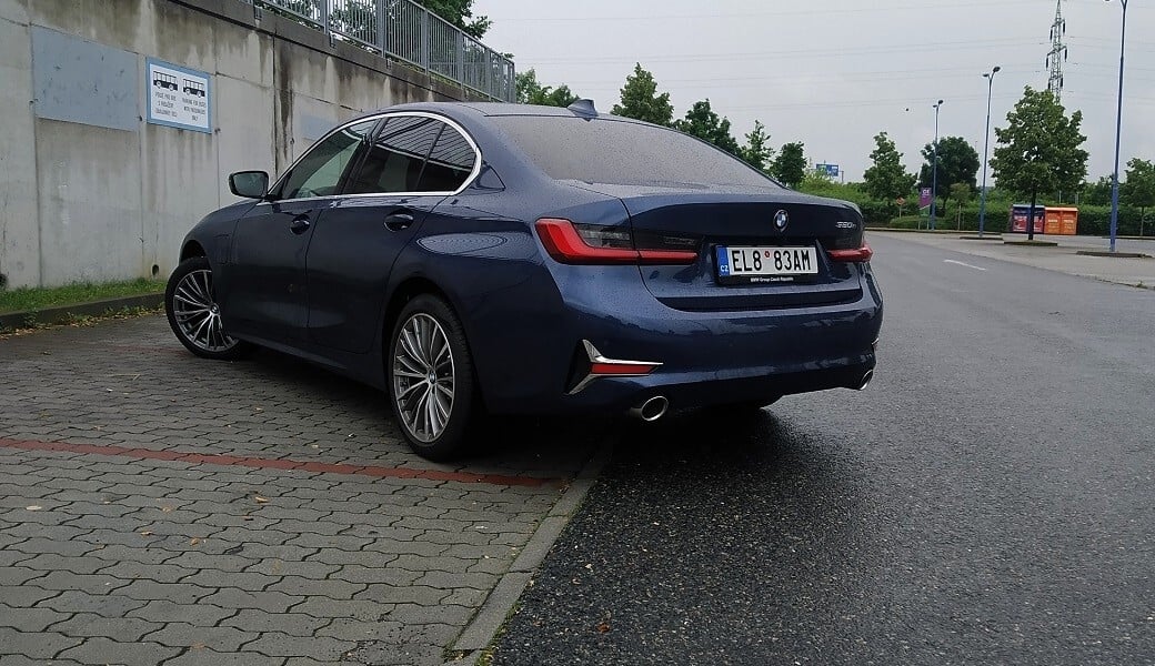 BMW 320e 