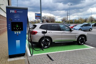 Pražská energetika posílila nabíjení na dálnici D4