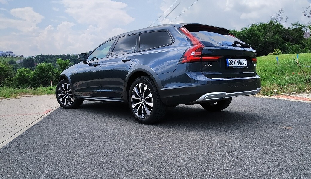 Volvo V90 Cross Country B5 (2021)