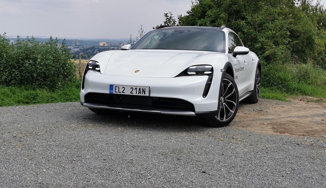 První dojmy z Porsche Taycan 4S Cross Turismo