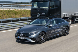 Plně autonomní systém Mercedesu se stává jedinečným. Jen on nabídne co nikdo jiný