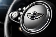 Nové Mini vyfotografováno. Přichází o jeden z hlavních poznávacích znaků