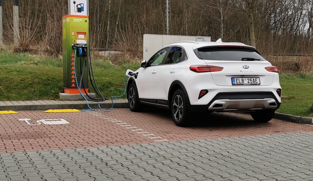 Reálná spotřeba benzínu a elektrický dojezd plug-in hybridu Kia xCeed PHEV