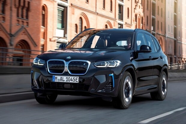 BMW iX3 dostává facelift už po roce. Co je nového?