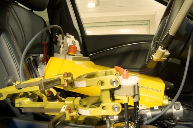  Ford ukázal, jak testuje auta v extrémních podmínkách pomocí robotických řidičů