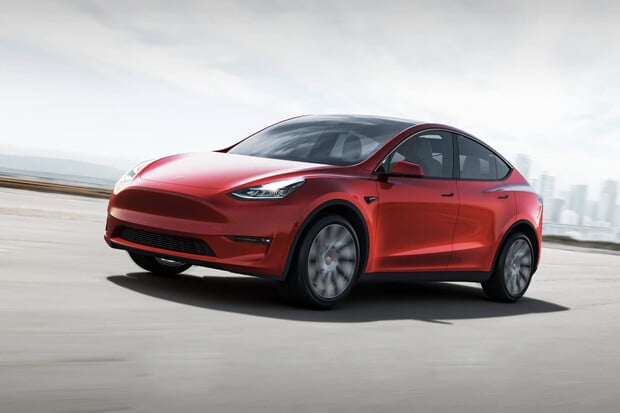 Tesla Model Y uvádí levnou zadokolku, jenže na Slovensku je o statisíce levnější
