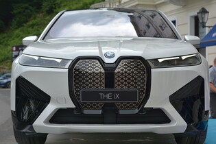 Prolezli jsme BMW iX, výstavní skříň technologií bavorské automobilky