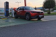 Změřili jsme, jak rychle se nabíjí Mazda MX-30. Je to pokaždé jiné