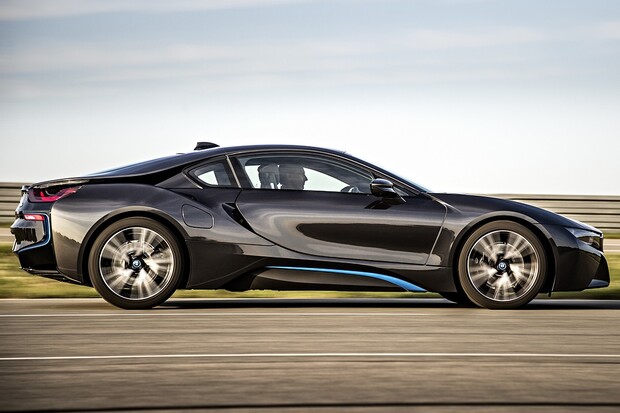 Nástupce BMW i8 se už prohání po světě. Je plně elektrický a vypadá skvěle