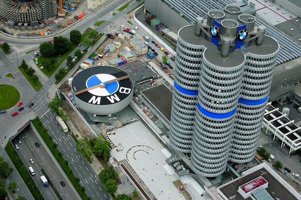 BMW investuje 200 milionů eur do elektromobilů. Má novou hnací soustavu i baterky
