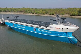 Autonomie se netýká jen aut. Co takhle samořiditelná nákladní loď?