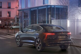 Renault uvedl stylový elektrický sedan, který má jednu chybu. Nelze jej koupit