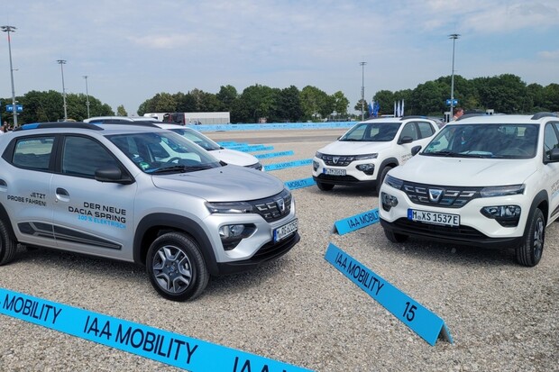 Levný elektromobil pro Čechy je tady! Projeli jsme Dacii Spring