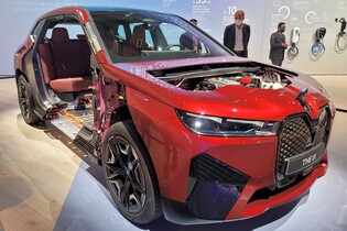 BMW iX zevnitř. Tohle je budoucnost