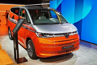 Prolezli jsme nový Volkswagen Multivan eHybrid
