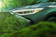 Subaru Solterra dostává konkrétní obrysy. Hrany nevycházejí z módy