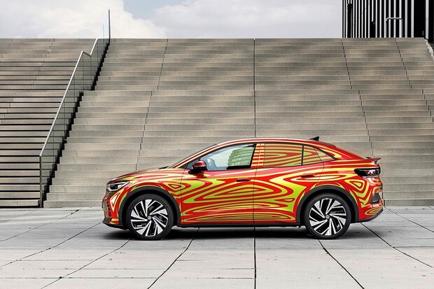 Volkswagen ID.5 převlečený za Subaru krouží po Nürburgringu