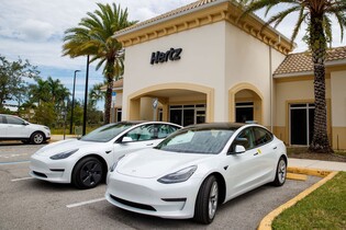 Hertz jde příkladem. Zakoupil do flotily 100 000 Tesel