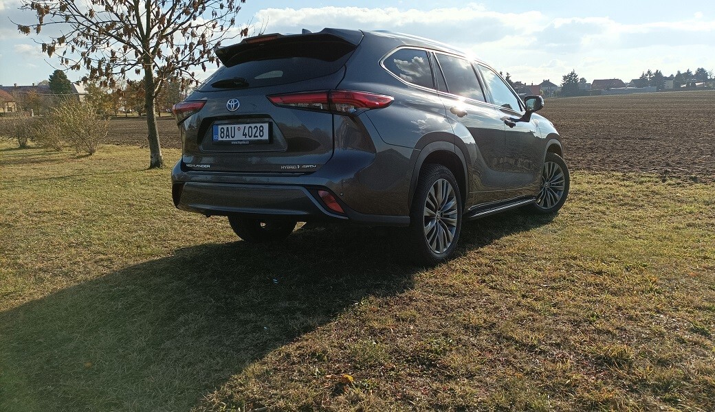 Toyota Highlander Hybrid (2021)