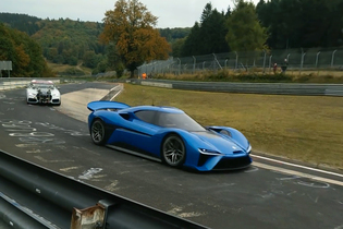 Na Nürburgringu řádí 1360koňová elektrická bestie