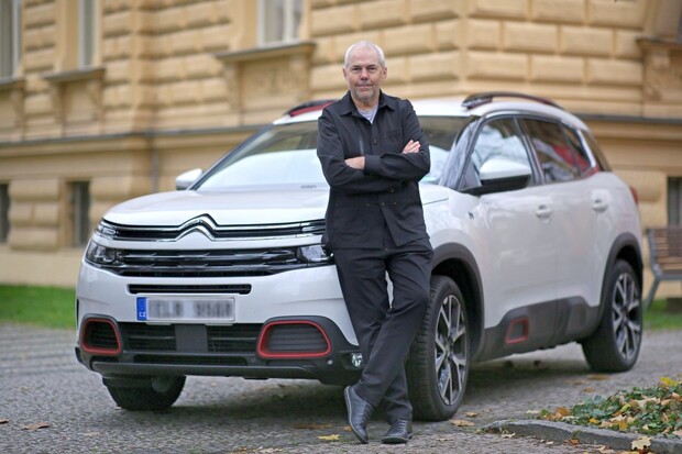 Marek Eben elektrifikoval, vášeň k Citroënům mu však zůstává