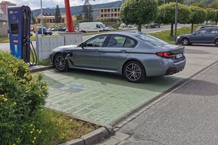 Reálná spotřeba benzínu a elektrický dojezd plug-in hybridu BMW 530e xDrive