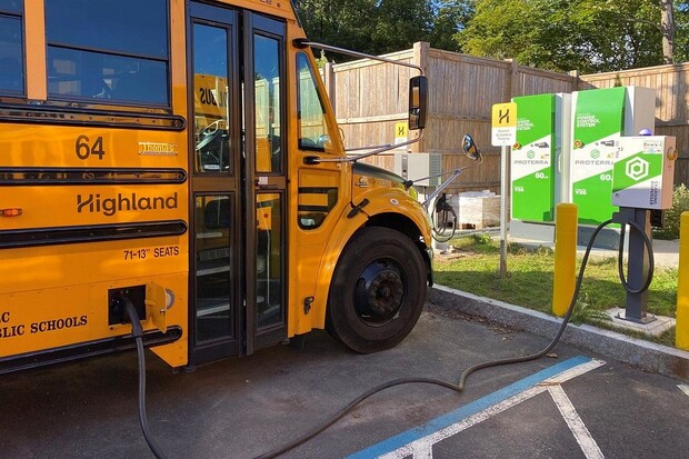 Dětství na baterky. Spojené státy začnou elektrifikovat školní autobusy 