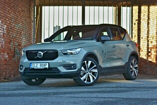 Volvo začalo s vybranými partnery testovat technologii bezdrátového nabíjení