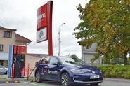 Innogy a Penny spustily ultrarychlé dobíjení v Horních Počernicích. Zatím zadarmo