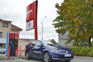 Innogy a Penny spustily ultrarychlé dobíjení v Horních Počernicích. Zatím zadarmo