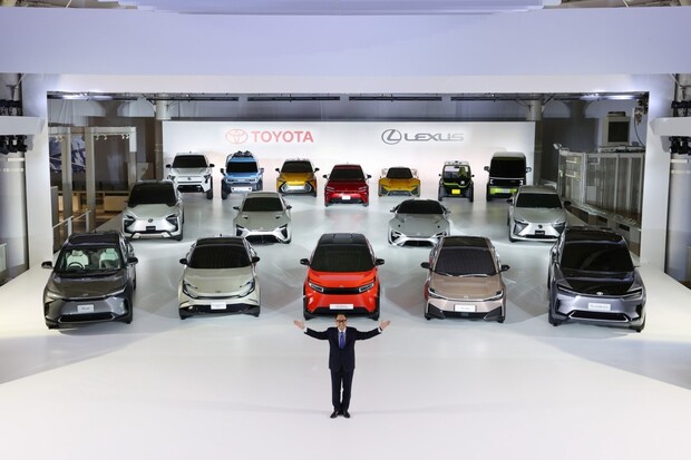 Toyota uvede 30 nových elektromobilů
