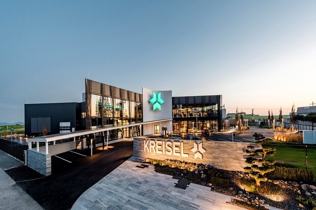 Americký gigant John Deere kupuje Kreisel Electric