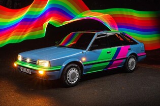 Nissan slaví 35 let výroby elektrickým Bluebirdem