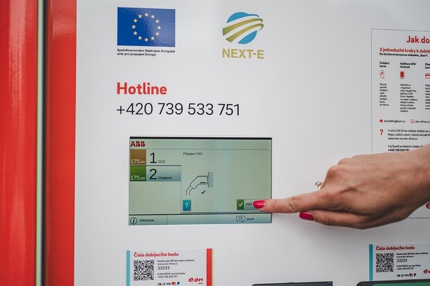 E.ON zvyšuje ceny u veřejných nabíječek