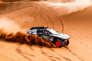 Audi RS Q e-tron na Dakaru: bojují s problémy, ale jsou rychlé