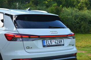 Kolik kilometrů reálně ujede Audi Q4 e-tron 50 quattro na dálnici?