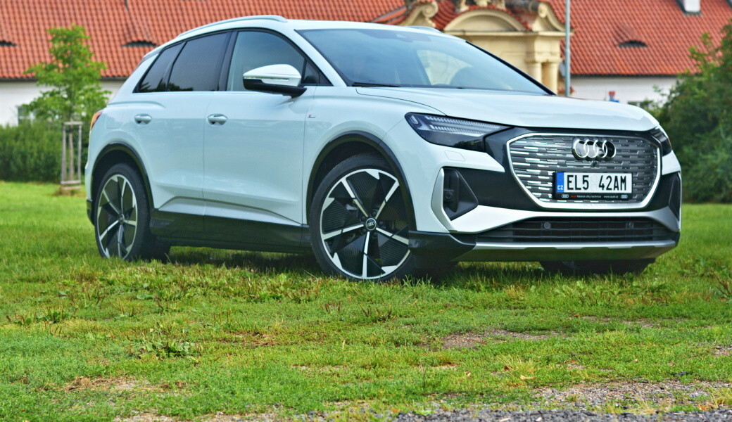 Kolik kilometrů reálně ujede Audi Q4 e-tron 50 quattro na dálnici?
