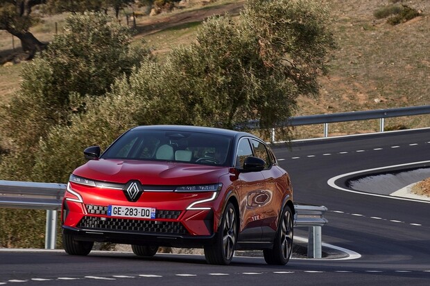 Renault Megane Electric udělal velký cenový řez. V plné náloži stojí pod milion