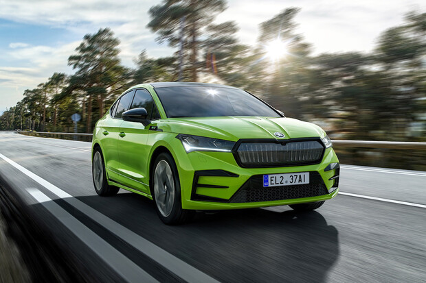 Jakým způsobem vzduch elektromobilům pomáhá i škodí?