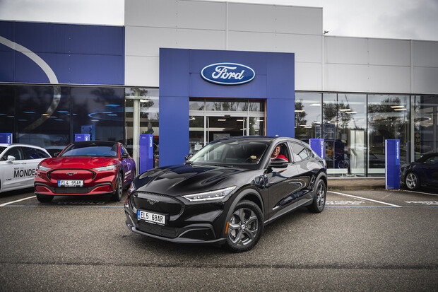 Čtvrtina aut, která loni Ford v Česku prodal, byla elektrifikovaná